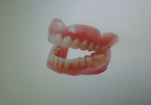 dentures-use